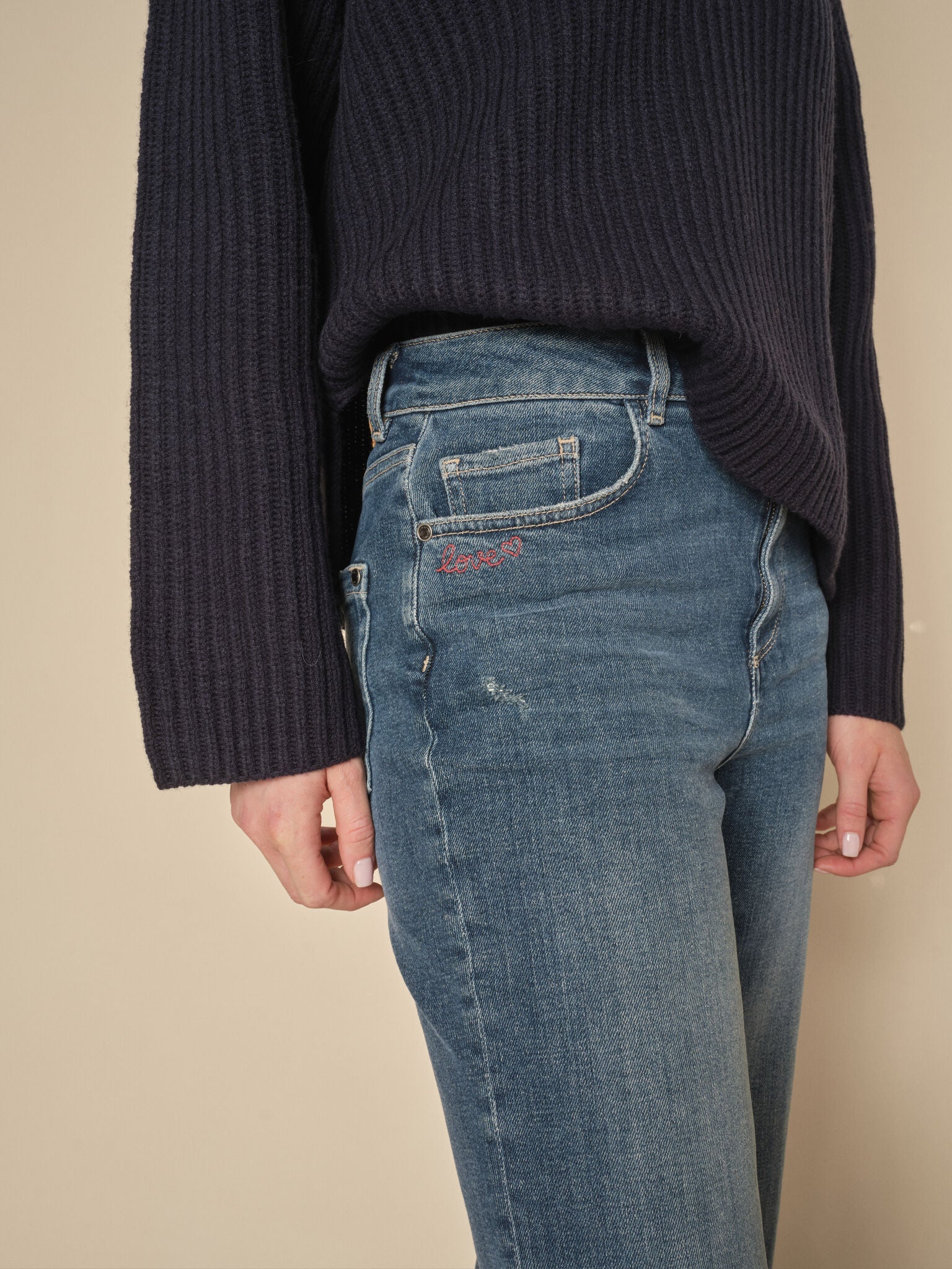 Modelshot / Blue / Detail